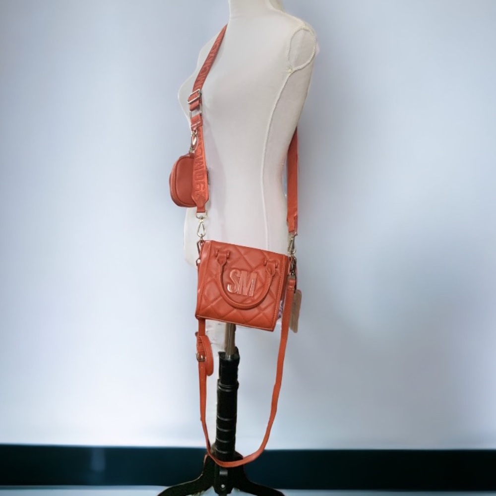 STEVE MADDEN 🎄Bbabi Ginger Crossbody Bag with Guitar Strap & Air Pod Case (NWT) - Picture 2 of 8